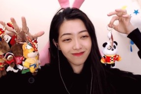 莎拉波娃关键节点战术调整，FPX带队取胜！的简单介绍